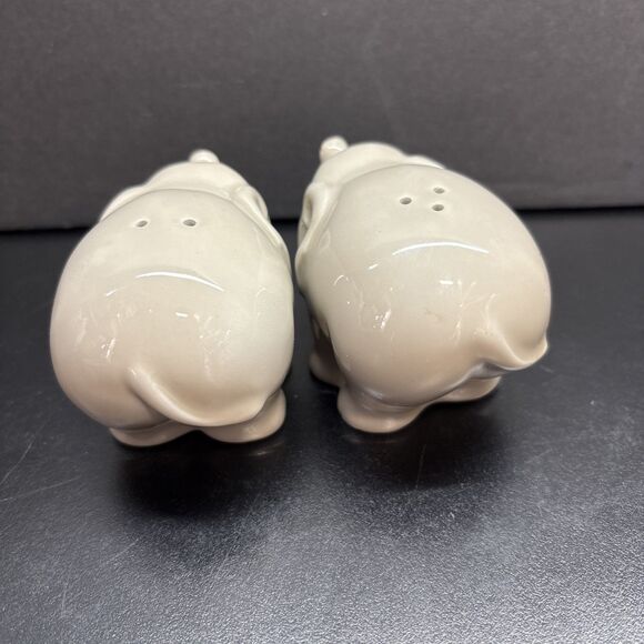 Elephants Set Of Magnetic Salt And Pepper Shakers - Picture 5 of 6